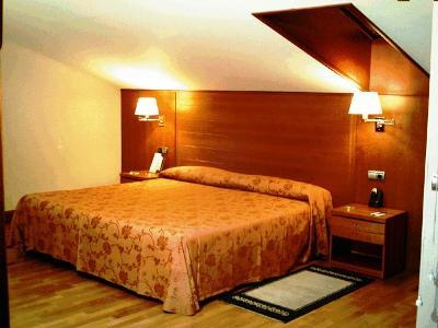 Amadeus Hotel 4*
