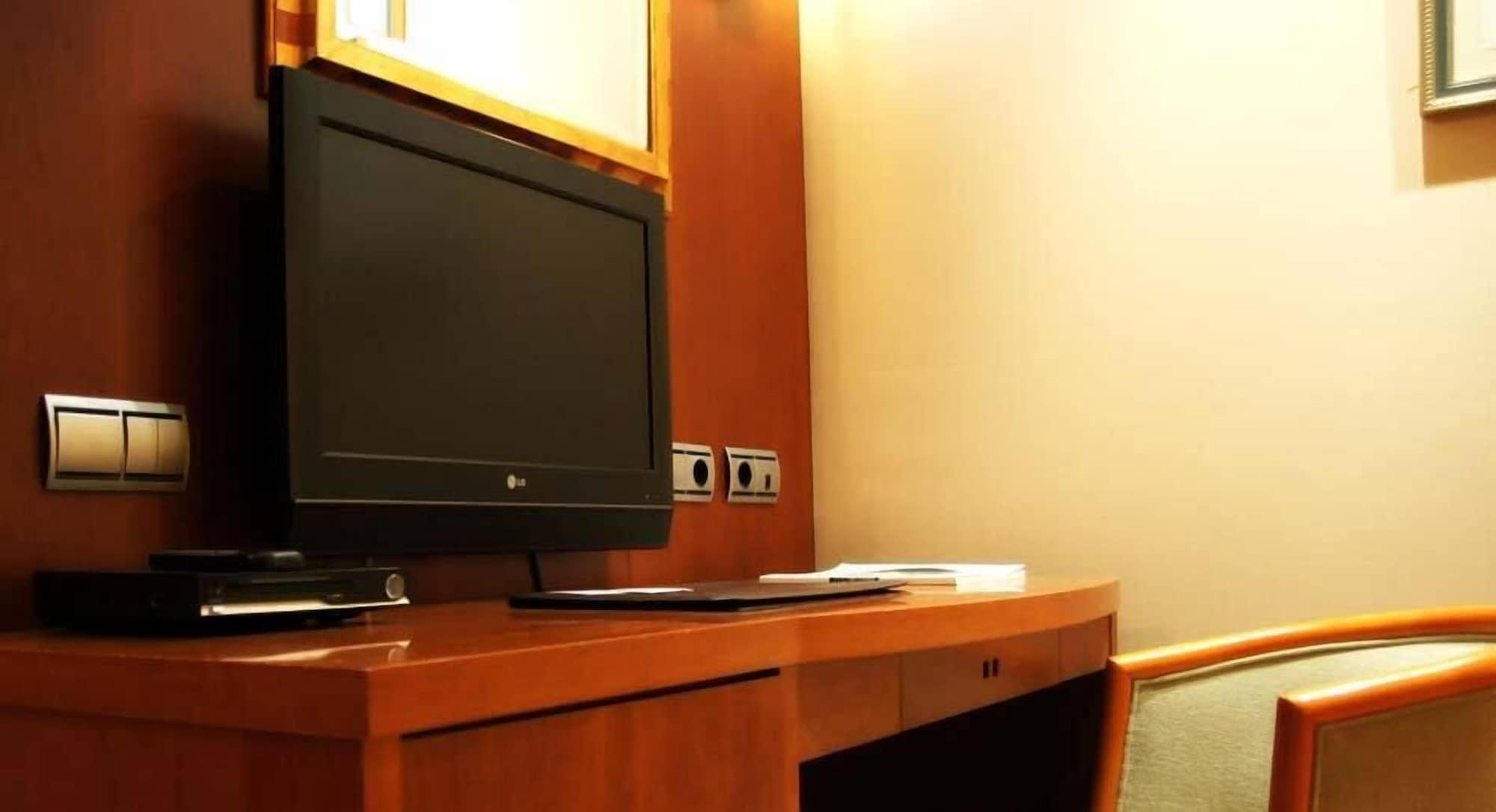 Hotel Amadeus 4*