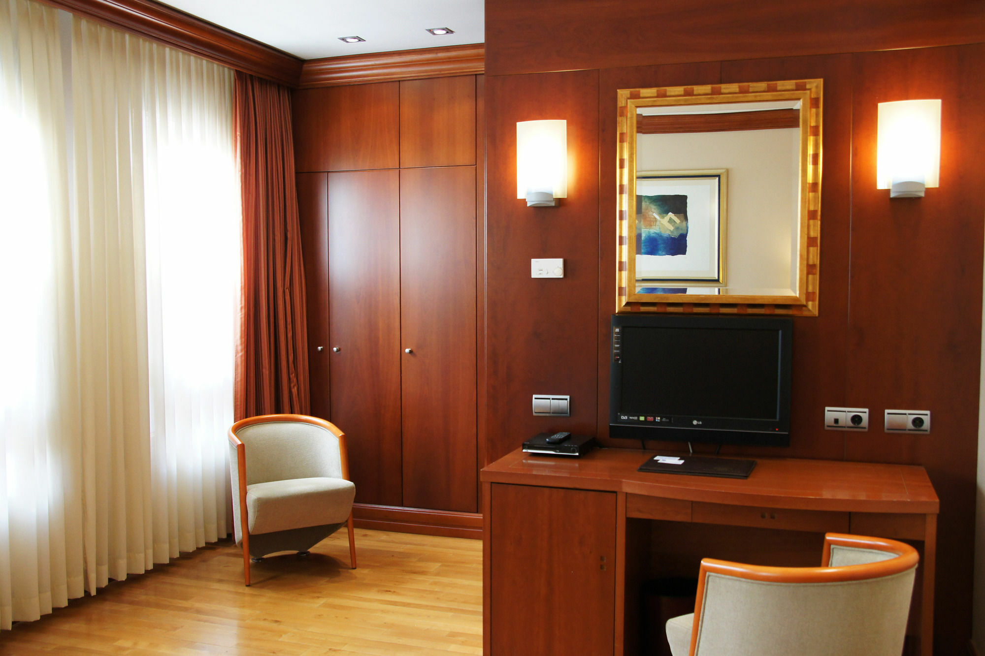 Hotel Amadeus 4*